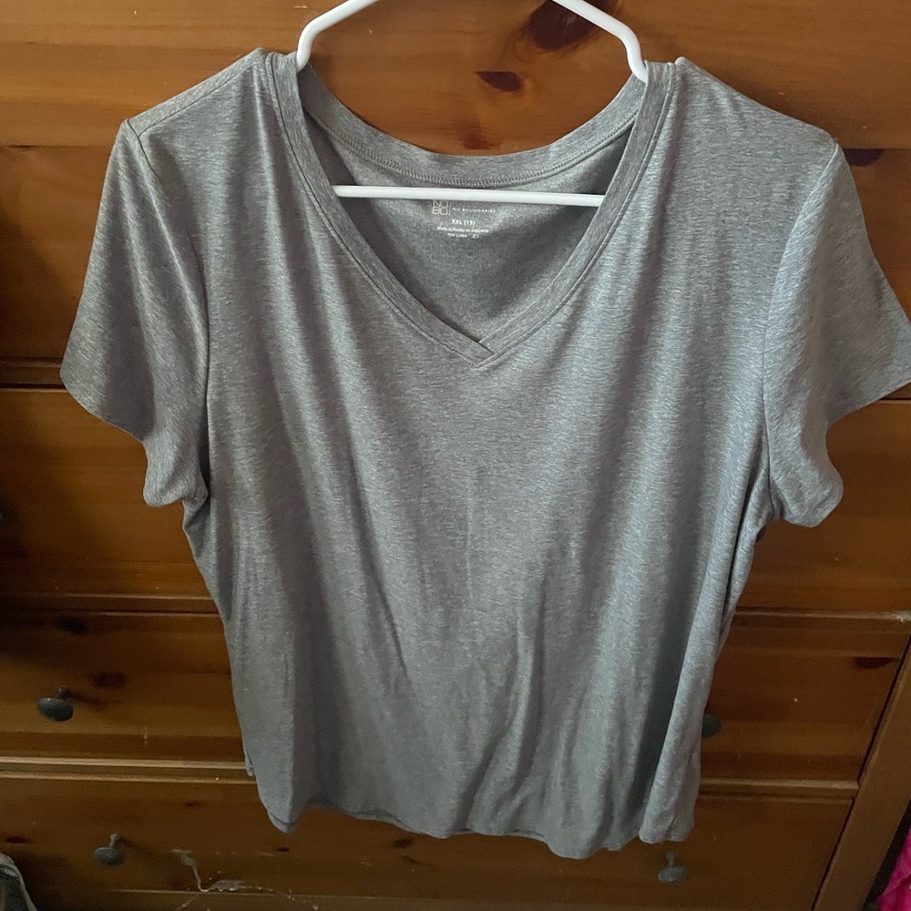 No Boundaries Heather Gray V-Neck Tee